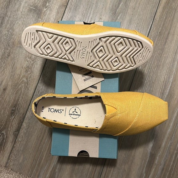 TOMS Marigold Heritage Canvas Alpargata Slip-On Shoes - Picture 2 of 4